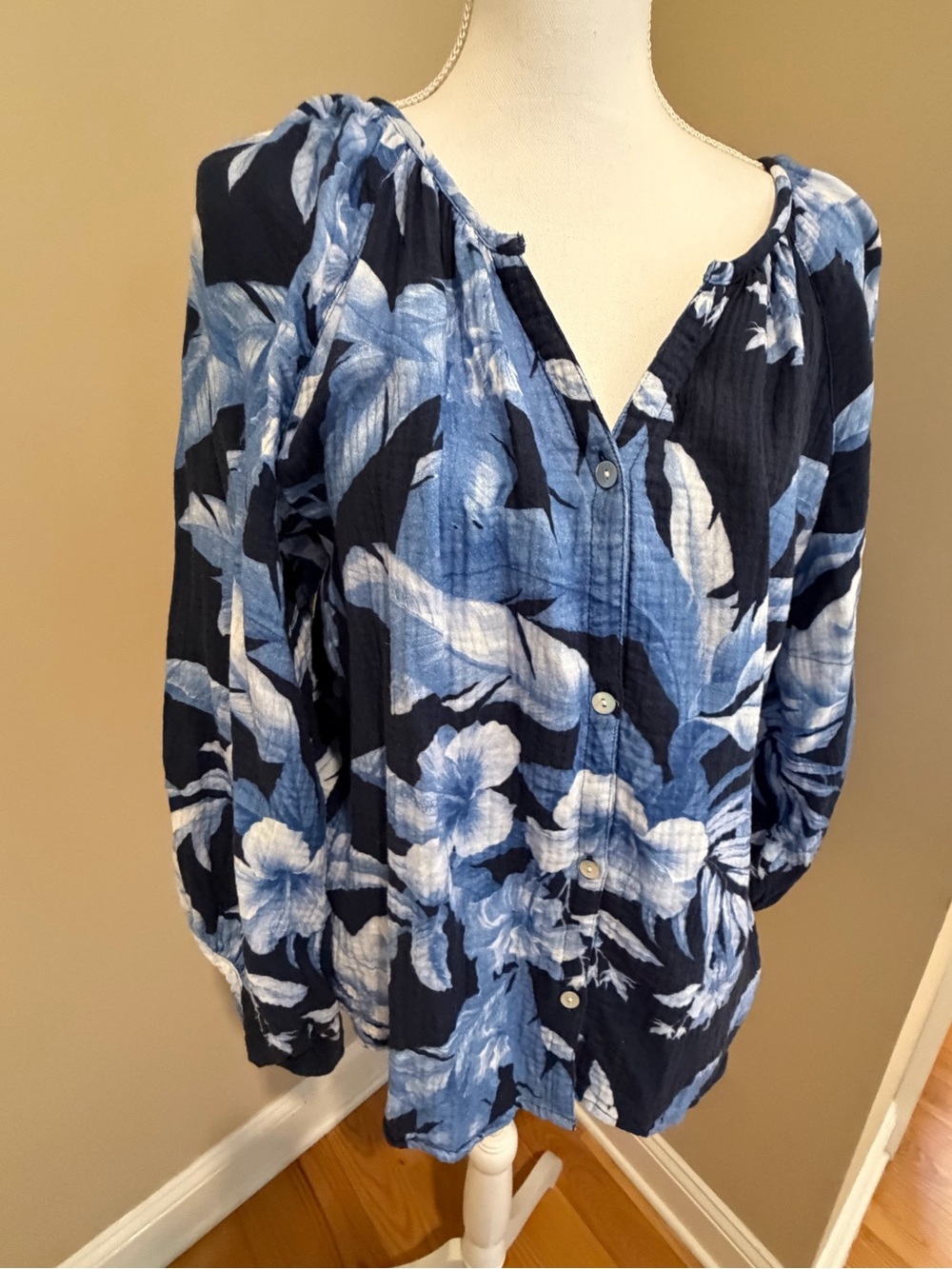 Tommy Bahama Island Gauze Daybreak Hibiscus Top Size XL Women Preppy Cotton